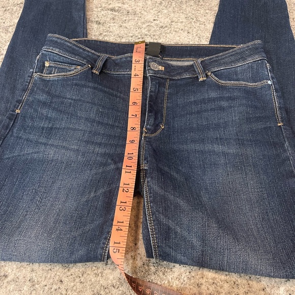 White House Black Market Women's skinny Blue Jeans with ankle Zipper low rise! - Picture 7 of 7